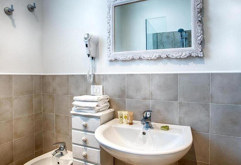 经典四人房间, Mon Pays