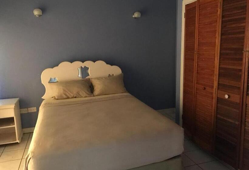 اتاق استاندارد, Marvey S Place