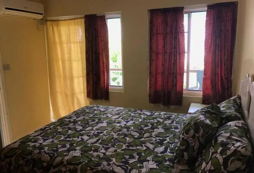 اتاق لوکس, Marvey S Place