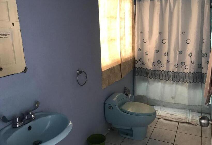 اتاق لوکس, Marvey S Place