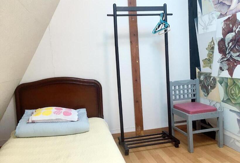 غرفة قياسية فردية, Miyako