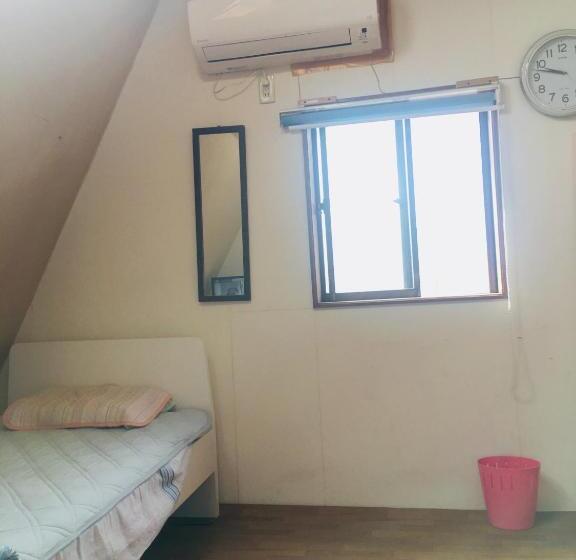 غرفة قياسية, Miyako