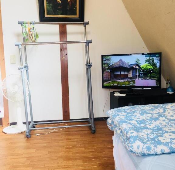 غرفة قياسية ثلاثية, Miyako