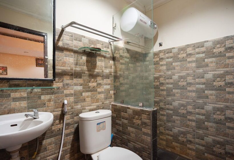 经济房, Reddoorz Plus Near Universitas Indonesia