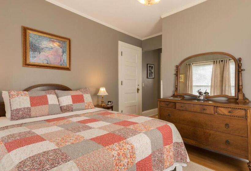 バスタブ付きスタンダードルーム, Ringling House Bed & Breakfast