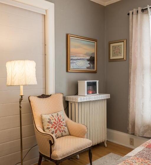 バスタブ付きスタンダードルーム, Ringling House Bed & Breakfast