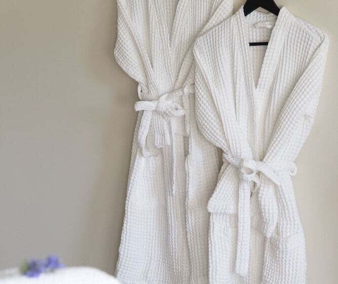 اتاق استاندارد با چشم‌انداز باغ, Ferme Les Callis