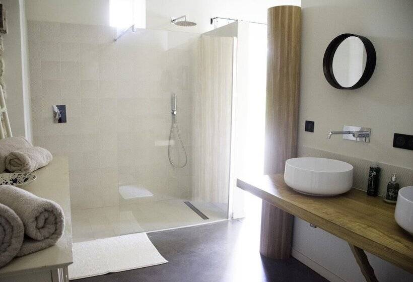 اتاق استاندارد با چشم‌انداز باغ, Ferme Les Callis