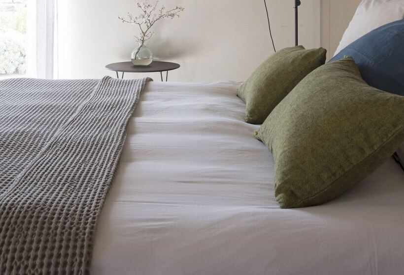 اتاق استاندارد با چشم‌انداز باغ, Ferme Les Callis