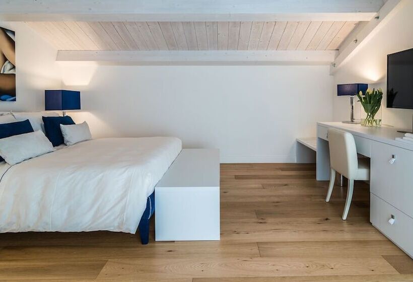 수피리어 룸, Cafe Bleu Relais