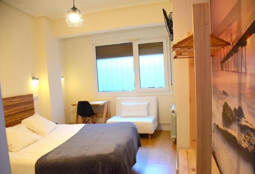 غرفة قياسية ثلاثية, Maite Urban Dreams