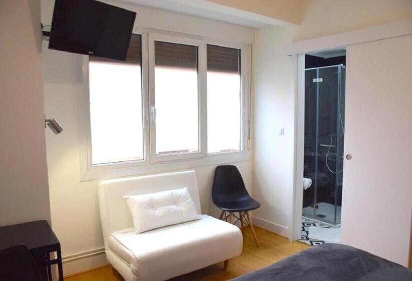 غرفة قياسية ثلاثية, Maite Urban Dreams