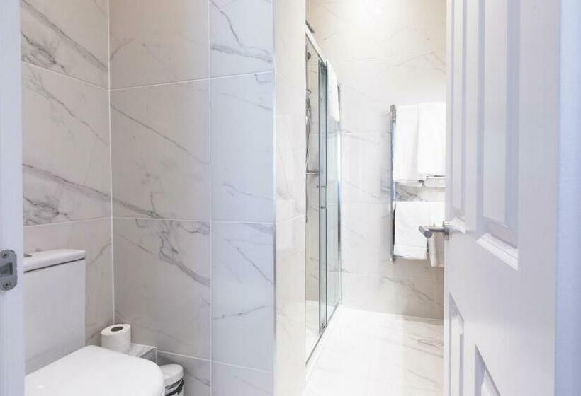 חדר דלוקס, The Hurdwick