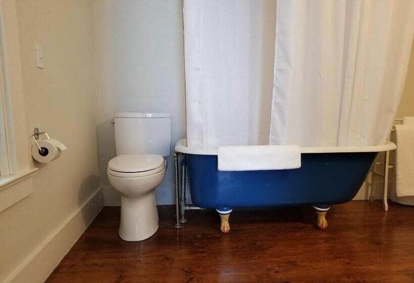 Люкс Deluxe Кровать Кинг, Harbourside Inn