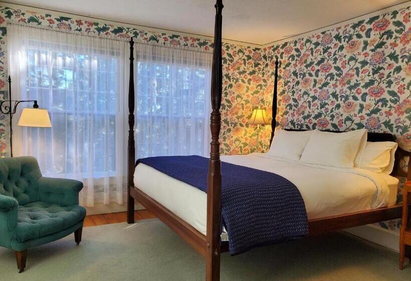 جناح سرير كينج, Harbourside Inn