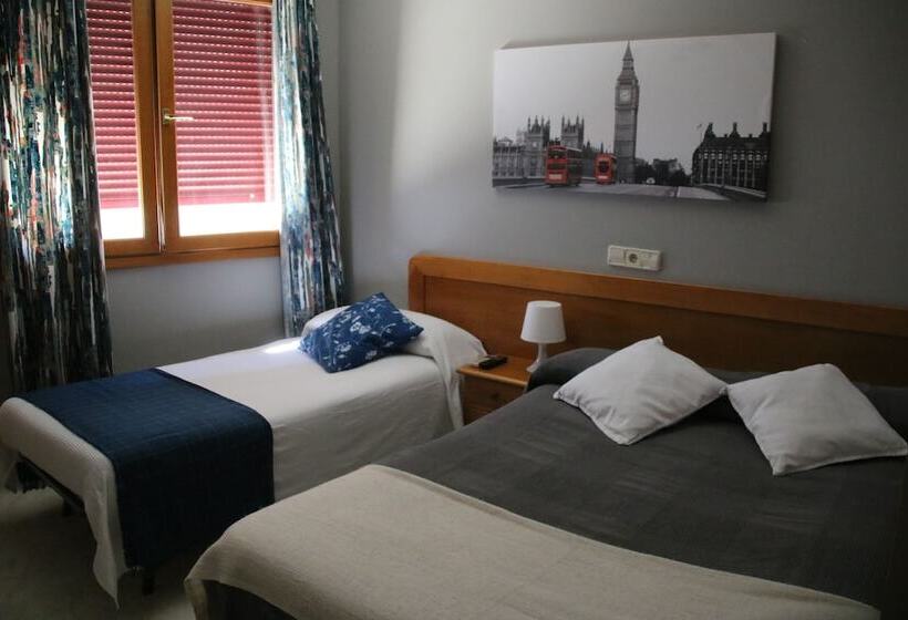 Номер Стандарт, Hostal Burgalés