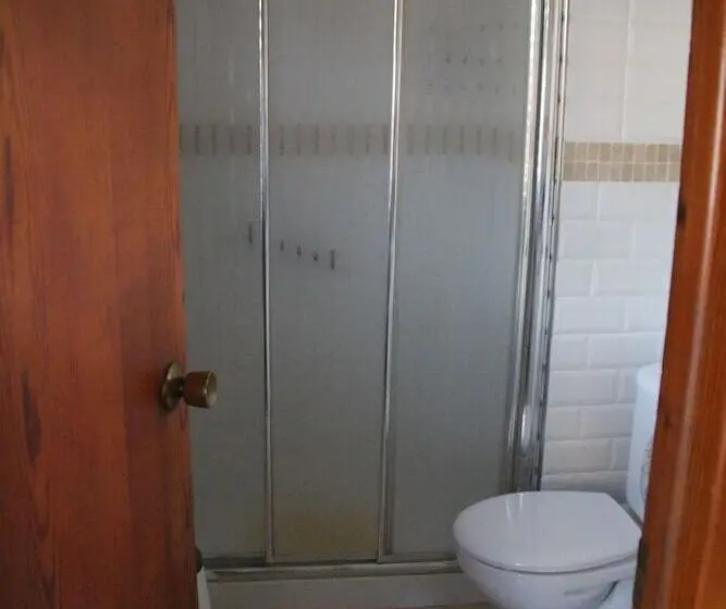 Mökki 1 Makuuhuone, Hostal Burgalés
