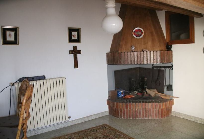 شاليه غرفة نوم واحدة, Hostal Burgalés