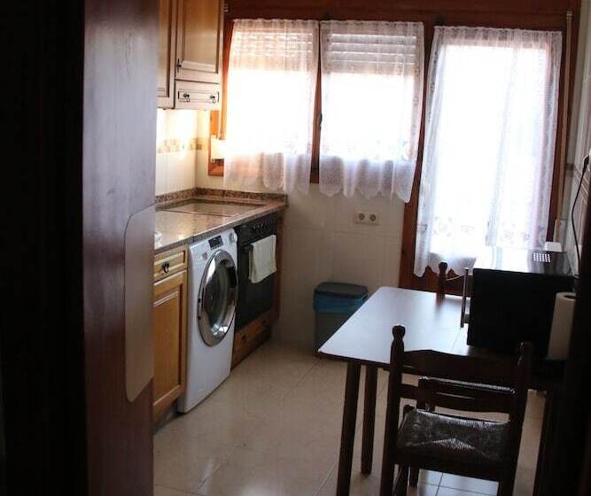 Шале 1 Спальня, Hostal Burgalés