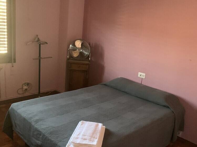 شاليه غرفة نوم واحدة, Hostal Burgalés