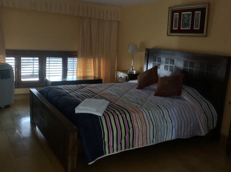 Шале 1 Спальня, Hostal Burgalés