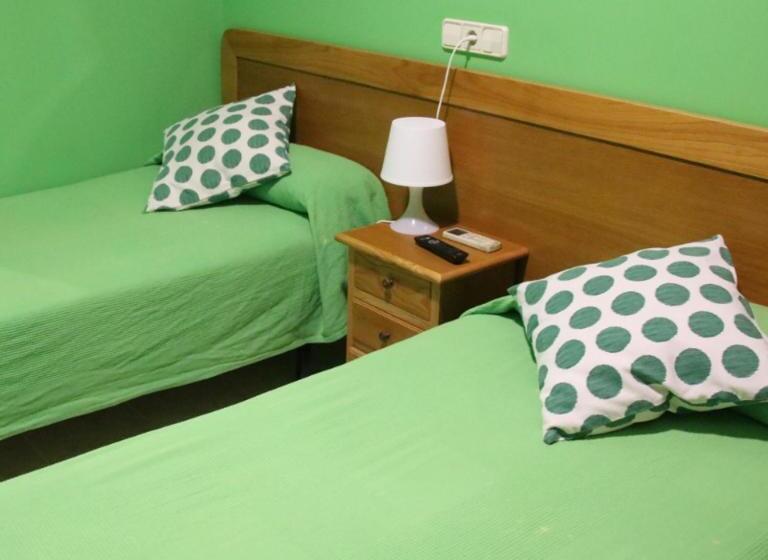 Номер Стандарт, Hostal Burgalés