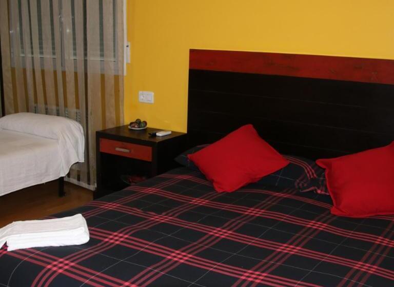 منزل غرفة نوم واحدة, Hostal Burgalés