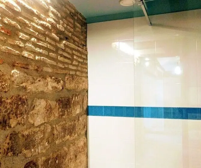 اتاق استاندارد با سرویس بهداشتی مشترک, Posada Ignatius