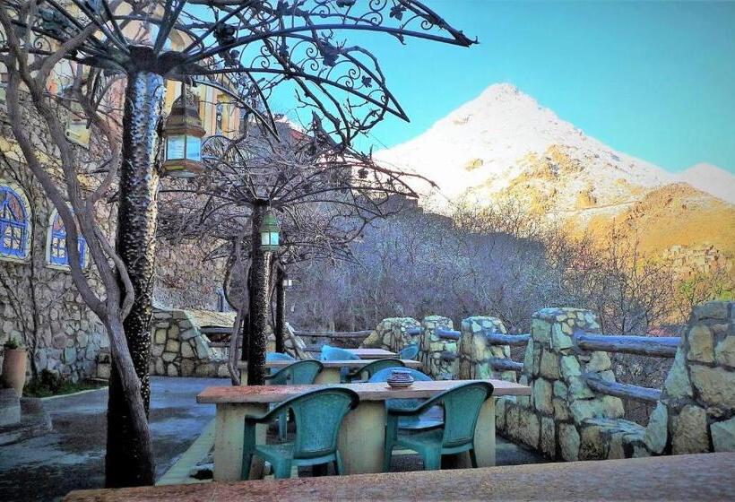 اتاق استاندارد با چشم‌انداز کوهستان, Zaratoustra