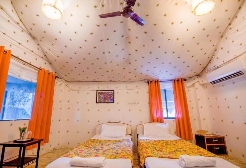 Трехместный Номер Deluxe, Camp Serai Tiger Tadoba