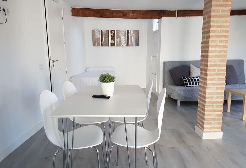 اتاق خانوادگی, Casa Botes