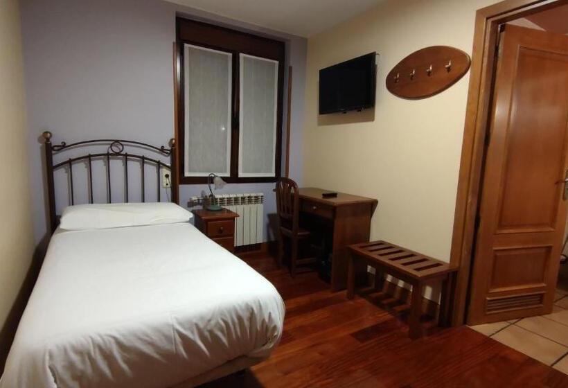 标准单人间, Ostatu Zegama