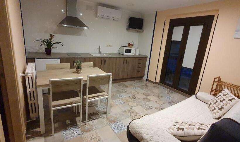 バルコニー付きスタンダードトリプルルーム, Apartamentos La Venta Del Rome