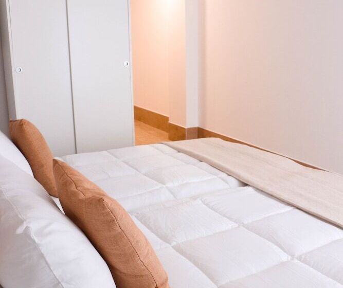 Номер Стандарт, Hostal Castillo