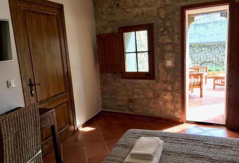 Номер Стандарт с Террасой, Hostal Can Xicu