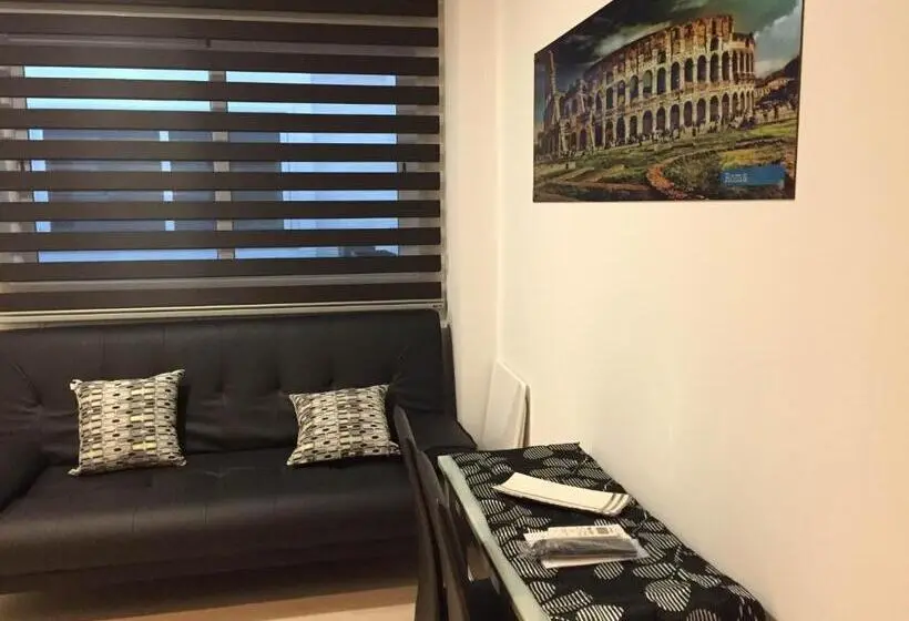 スタンダードスタジオ, Apartahotel Baldiri