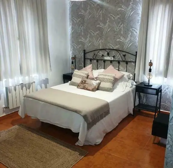 スタンダードルーム, El Bodegon De Luis