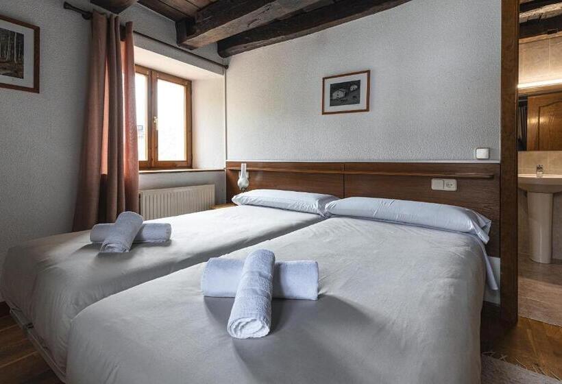 اتاق استاندارد یک نفره, Hostal Etxeberri