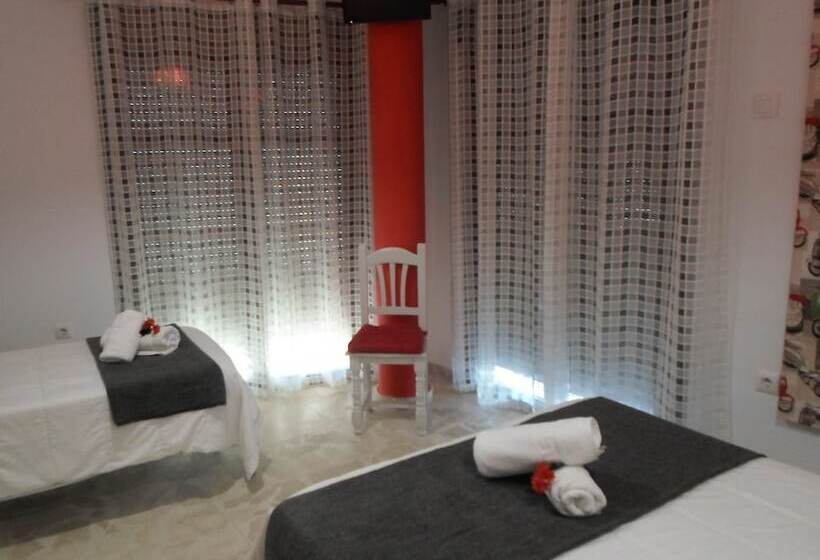 Standard Trippelrum, Hostel Conil