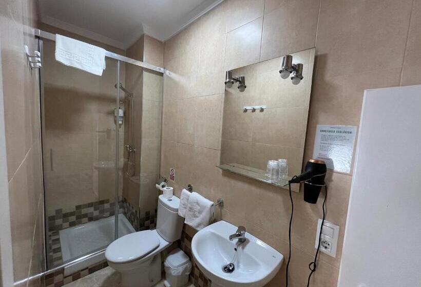 Standard Trippelrum, Hostel Conil