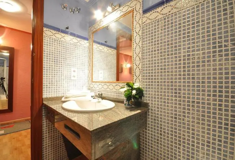 استودیو استاندارد با چشم‌انداز دریا, Unique Hotel Apartments