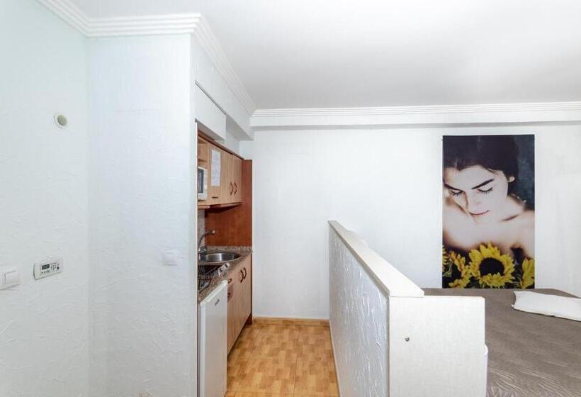 استودیو استاندارد با چشمانداز دریا, Unique Hotel Apartments