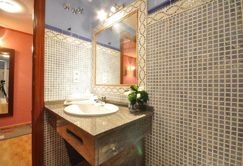 استودیوی استاندارد, Unique Hotel Apartments