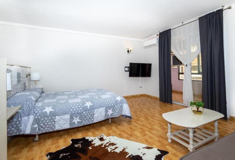 استودیوی استاندارد, Unique Hotel Apartments