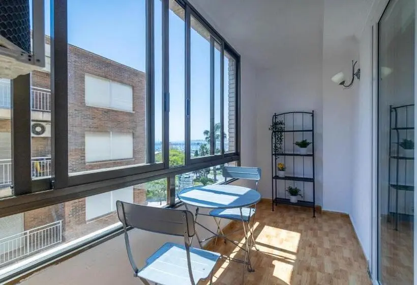 استودیوی لوکس, Unique Hotel Apartments