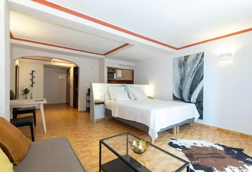 استودیوی لوکس, Unique Hotel Apartments