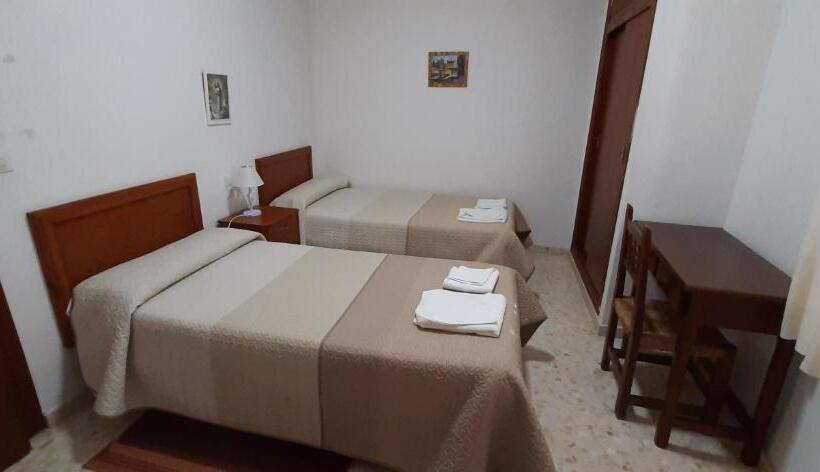 Номер Стандарт, Convento Madre De Dios De Carmona