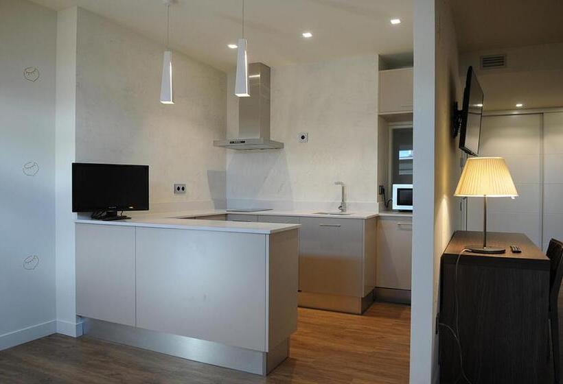 סטודיו דלוקס, Albergue Guiana