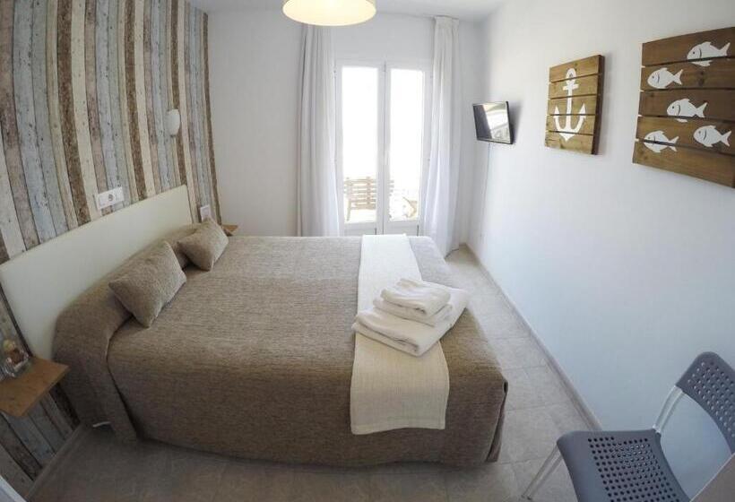 高级海景房, Hostal Del Mar