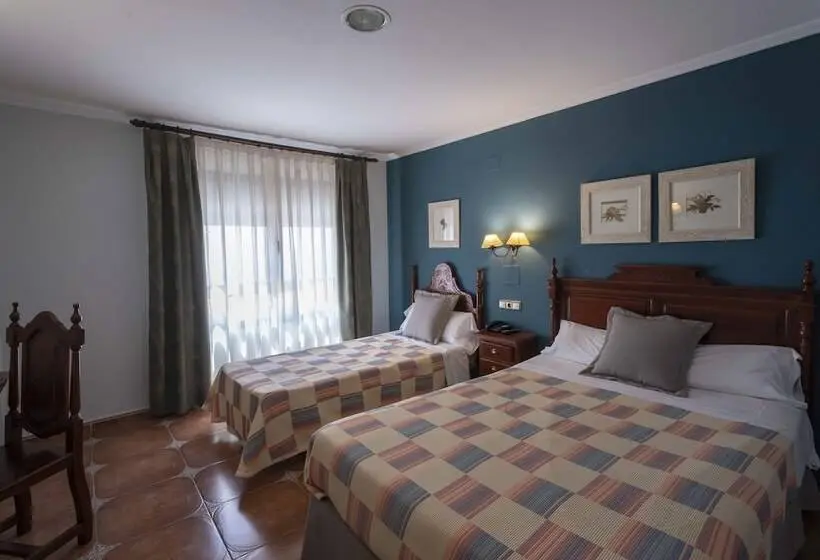 スタンダードトリプルルーム, Hostal La Posada